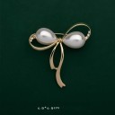 Broches de mode – insignes 1–6,5 cm Formes décoratives royales Sceptre éventail nœud Alliage de zinc avec pierres et perle 4