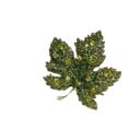 Broșă de cristal luxoasă în formă de frunză de arțar cu suprafață texturată strălucitoare și pietricele colorate pe întreaga 6