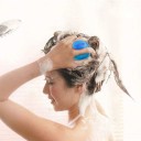 Brosse de massage pour stimuler la circulation du cuir chevelu 2