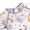 Bryndák pro batolata 30 x 25 cm Bílý se žirafami zebrami a slony mezi listy Rukávky přes ramena Skrytá kapsa na drobky a šedomodrý lem 4