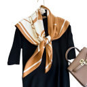 Bufanda cuadrada para mujer 90 x 90 cm con diseño floral Accesorio ligero y elegante de poliéster Bufanda estilosa con delicado motivo floral para uso diario y ocasiones especiales 6