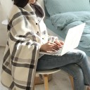 Button Fastening Blanket 135 x 80 cm Double-Layered Warm Blanket with Check Pattern Multifunctional Blanket for Home Office and Travel 2