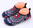 Buty dziecięce w wodzie - orientalny wzór 1