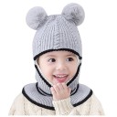 Cagoule pour enfants avec pompons 4