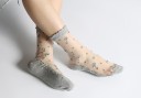 Calcetines transparentes de mujer con flores. 10