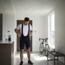 Calções de ciclismo para homem com alças e forro Alças largas Material elástico 90 % poliéster e 10 % Lycra Pretos com inscrição branca 7