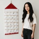 Calendrier de l'Avent mural en coton avec 24 poches en forme de maison 48,5 x 119 cm Œillet en métal pour suspendre Pour les cadeaux et les douceurs 4