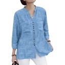 Camicia a righe da donna con taglio morbido e maniche a tre quarti, due tasche sul petto, colletto alto, scollo a V e orlo arrotondato 7