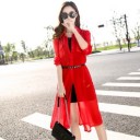 Camicia lunga da donna in tessuto trasparente fine con colletto e chiusura a bottoni Due tasche sul petto in tessuto poliestere 3