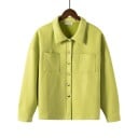 Camicia oversize da donna per il clima più fresco Due tasche sul petto e chiusura con bottoni Aspetto scamosciato opaco Cotone 10