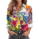 Camisa de mujer de corte holgado con estampado completo de corazones pintados y cuello clásico con tapeta de botones 4