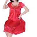 Camisa de noche femenina de corte suelto hasta la rodilla con manga corta suelta y panel transparente con hojas bordadas y volantes en el escote 12