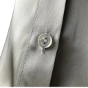 Camisa de satén elegante para senhora com colarinho Corte solto com botões Blusa de poliéster de uma só cor Top estiloso para o trabalho e lazer 5