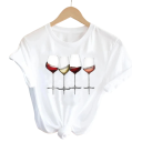 Camiseta branca para senhora com estampagem de copos de vinho Quatro tipos de vinho Camiseta estilosa para amantes de vinho Design divertido Manga curta Confortável de usar 2