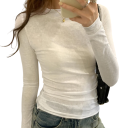 Camiseta de manga larga para mujer Corte entallado Cadenas decorativas en los hombros Diseño de moda Escote redondo Material cómodo para uso diario 3