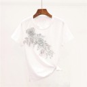 Camiseta feminina e saia de ganga 1