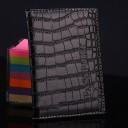 Capa para passaporte com padrão de crocodilo e inscrição em relevo Passport Pele PU brilhante Bordas cosidas Para viagens e férias 1