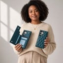 Capa para Samsung Galaxy S24+ Compartimentos para cartões na aba traseira Padrão acolchoado Material PU couro Capa com carteira 10