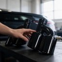 Capace de evacuare duble tăiate oblic, pereche stânga și dreapta, intrare 56 mm, ieșire 2× 89 mm, construcție sudată, evacuare din spate 4