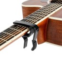 Capodastru pentru chitară cu o singură mână Capodastru negru pentru chitară acustică și electrică Ușor de atașat Schimbare rapidă a acordajului 4