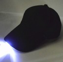 Cappellino con luce LED 2