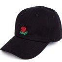 Cappellino con rosa 1
