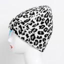Cappello con motivo leopardato Cappello lavorato a maglia per uomini e donne Taglio classico con risvolto In acrilico Circonferenza della testa 2