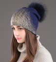 Cappello da donna di lusso con pompon 7