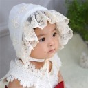 Cappello in pizzo per bambina con volant 4