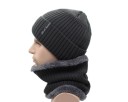 Cappello invernale da uomo e scaldacollo 1