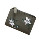 Carteira dobrável feminina com flores brancas bordadas Bolso para moedas com fecho Slots para cartões Janela transparente Couro sintético 9