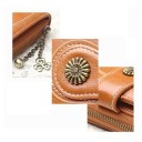 Cartera de mujer en piel encerada con logo de flores, colgante de trébol y bola en la cremallera, ranuras para tarjetas, bolsillo para monedas, diseño elegante 2