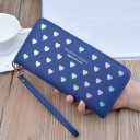 Cartera de piel para mujer con corazones 4