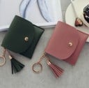 Cartera de viaje mini para mujer de cuero PU con solapa Cierre a presión Compartimentos para tarjetas Fleco decorativo y anillo 8
