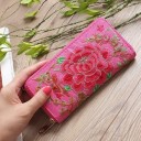 Cartera larga para mujer con bordado colorido de una gran flor y ramas florecidas Cierre con cremallera Dimensiones 19 x 9,5 x 2 cm 5