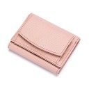 Cartera mini para dama de cuero genuino Forma compacta y plegable con solapa Superficie granulada Bordes cosidos Dimensiones 10 x 7 x 3 5