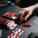 Cartouches d'aiguilles de tatouage E0603RL 20 pcs Jetables stériles Round Liner avec 8 poignées en silicone Membrane Rouge pour lignes fines 4