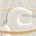 Carusel suspendat deasupra pătuțului 45 x 25 cm Iepuraș de pluș maro sau roz, gălbenele, nori albi, cerc din lemn și mărgele 1