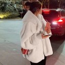 Casaco feminina peluda oversized com capuz e fecho de correr Casaco aquecida de pele sintética Punhos de malha e bolsos laterais 3