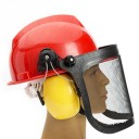 Casque de protection pour travailler avec une scie 2