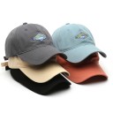 Casquette avec inscription T37 1