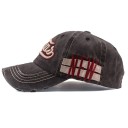 Casquette avec inscription T83 2