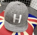 Casquette pour enfants avec lettre 6