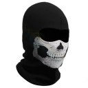Černá balaclava maska na obličej s motivem lebky 40 x 25 cm polyester ochrana tváře pod helmu pro sport a jízdu 2