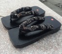 Chanclas de madera para hombre 4
