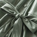 Chaqueta de camisa para mujer de piel sintética Verde salvia Cierre de botones Dos bolsillos en el pecho con solapa Cinturón para atar 4