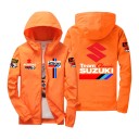 Chaqueta de hombre con capucha y cremallera completa con gran motivo de equipo y rayas de colores en la espalda en estilo motociclista 3