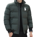 Chaqueta de invierno para hombre Diseño resistente al viento Cierre de cremallera Poliéster Bordado en el pecho Bolsillos prácticos Cálido y cómodo para el invierno Protección contra el frío 3