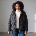 Chaqueta de invierno para mujer con capucha acolchada corta con cremallera capucha de punto ribeteada bolsillos con botones a presión 2