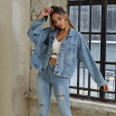 Chaqueta de mezclilla de mujer Azul claro mezclilla desgastada Hombros caídos Cierre de botones Bolsillos cosidos Algodón con spandex 2